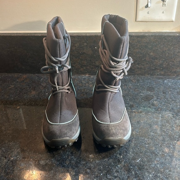GIRLS LL BEAN HIKING BOOTS - Picture 1 of 8